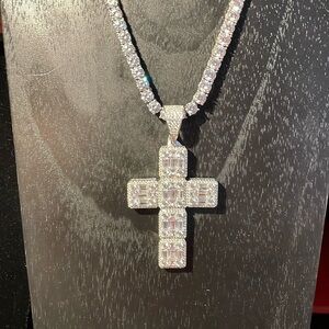 Sterling silver tennis chain set with pendant piece